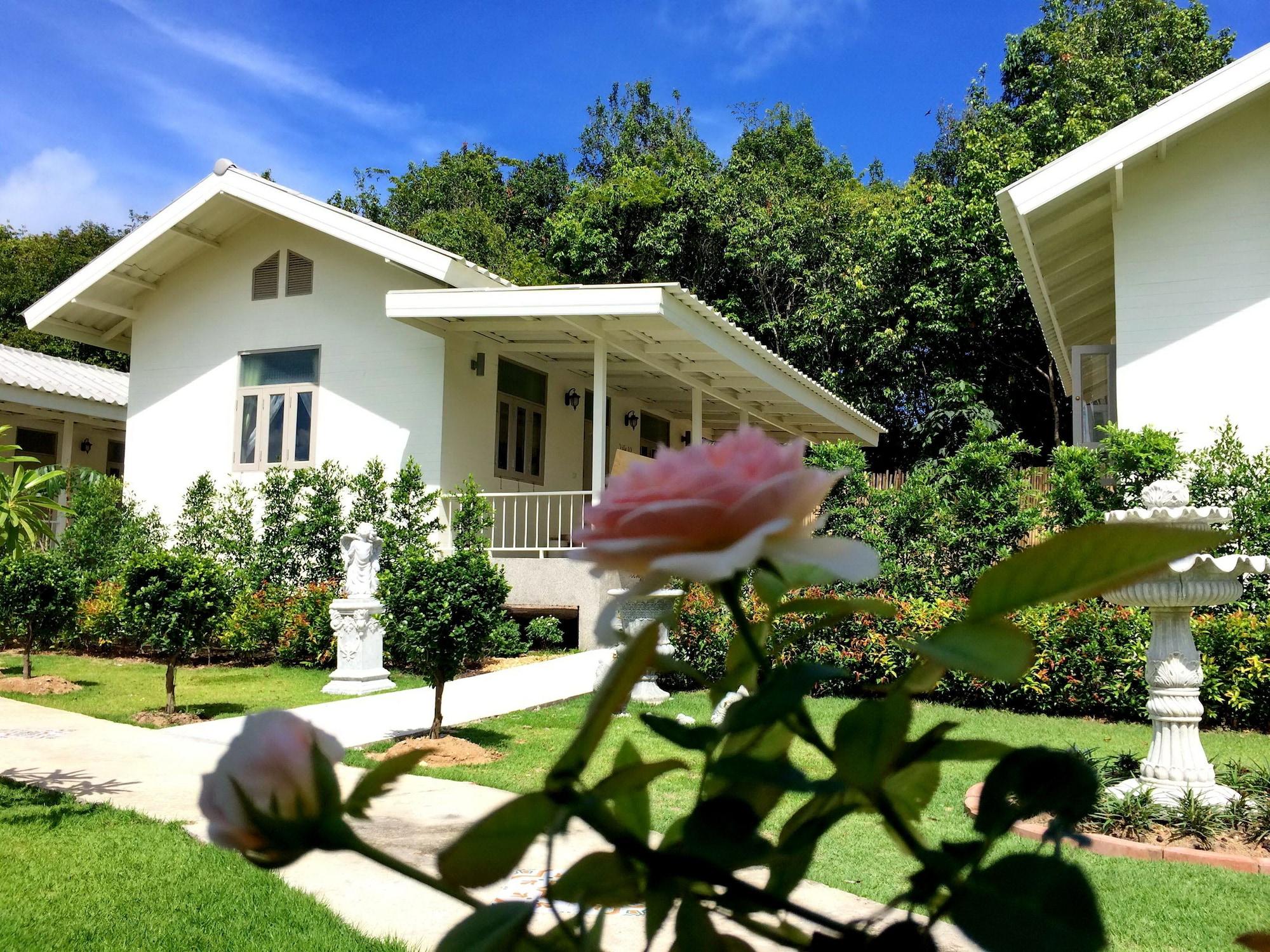 Perennial Resort Nai Yang Exterior foto